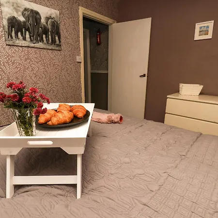 Apartment 74 Trafalgar Square La Maisonette *
