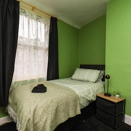 74 Trafalgar Square La Maisonette Scarborough